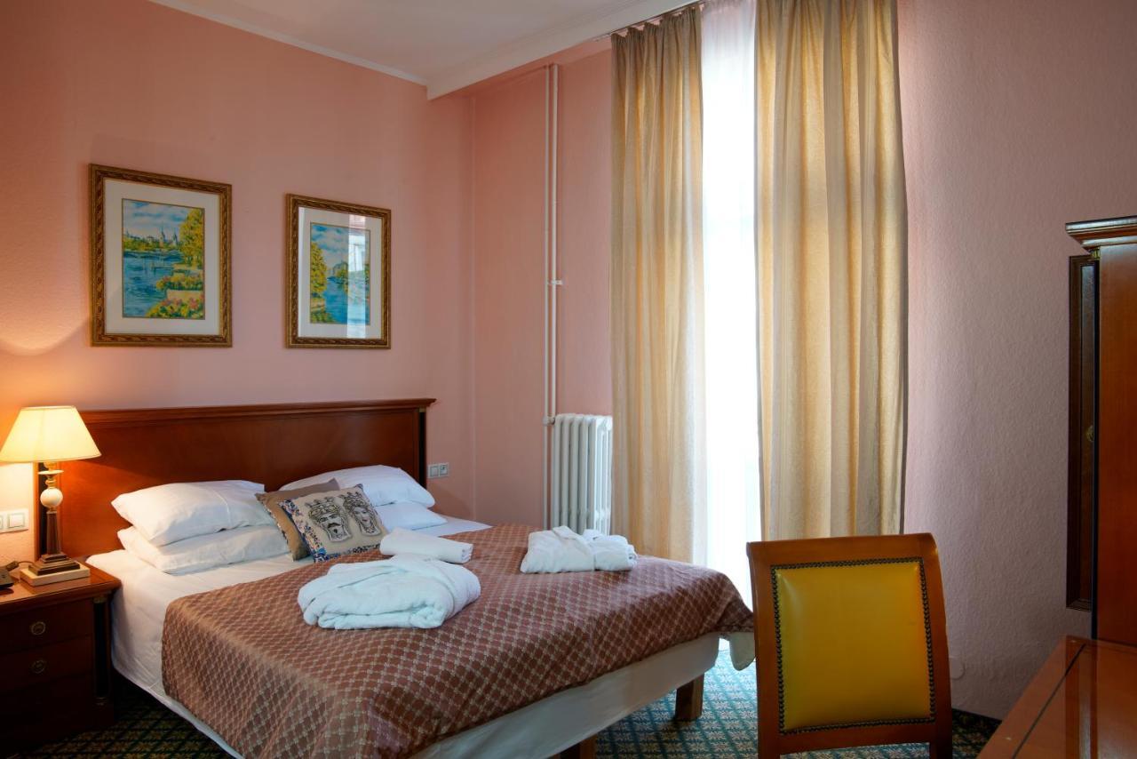 Hotel Villa Lauretta Karlovy Vary Exterior photo