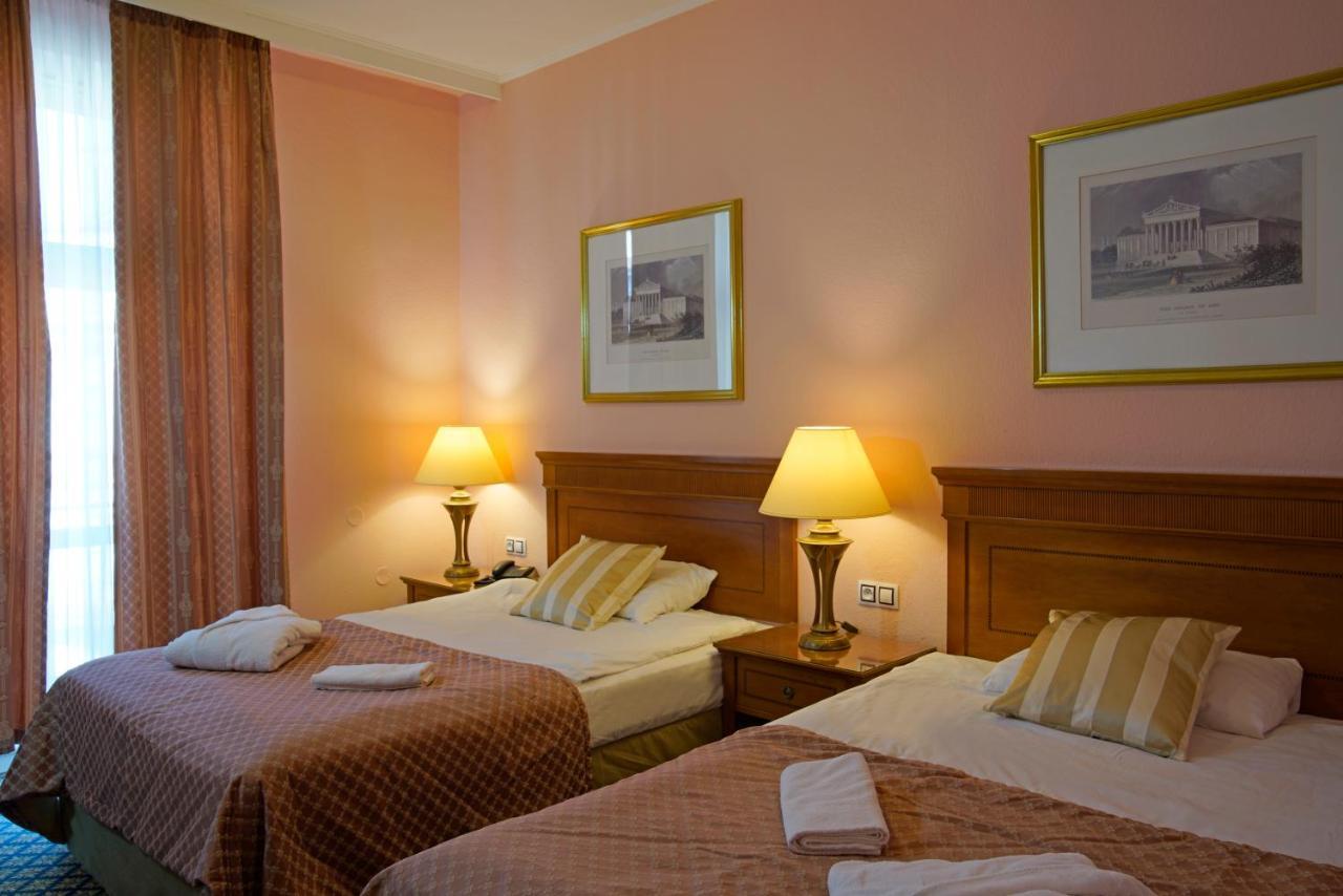 Hotel Villa Lauretta Karlovy Vary Exterior photo