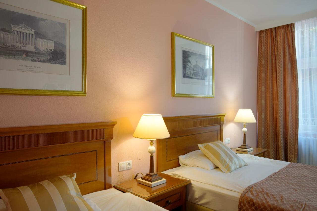 Hotel Villa Lauretta Karlovy Vary Exterior photo
