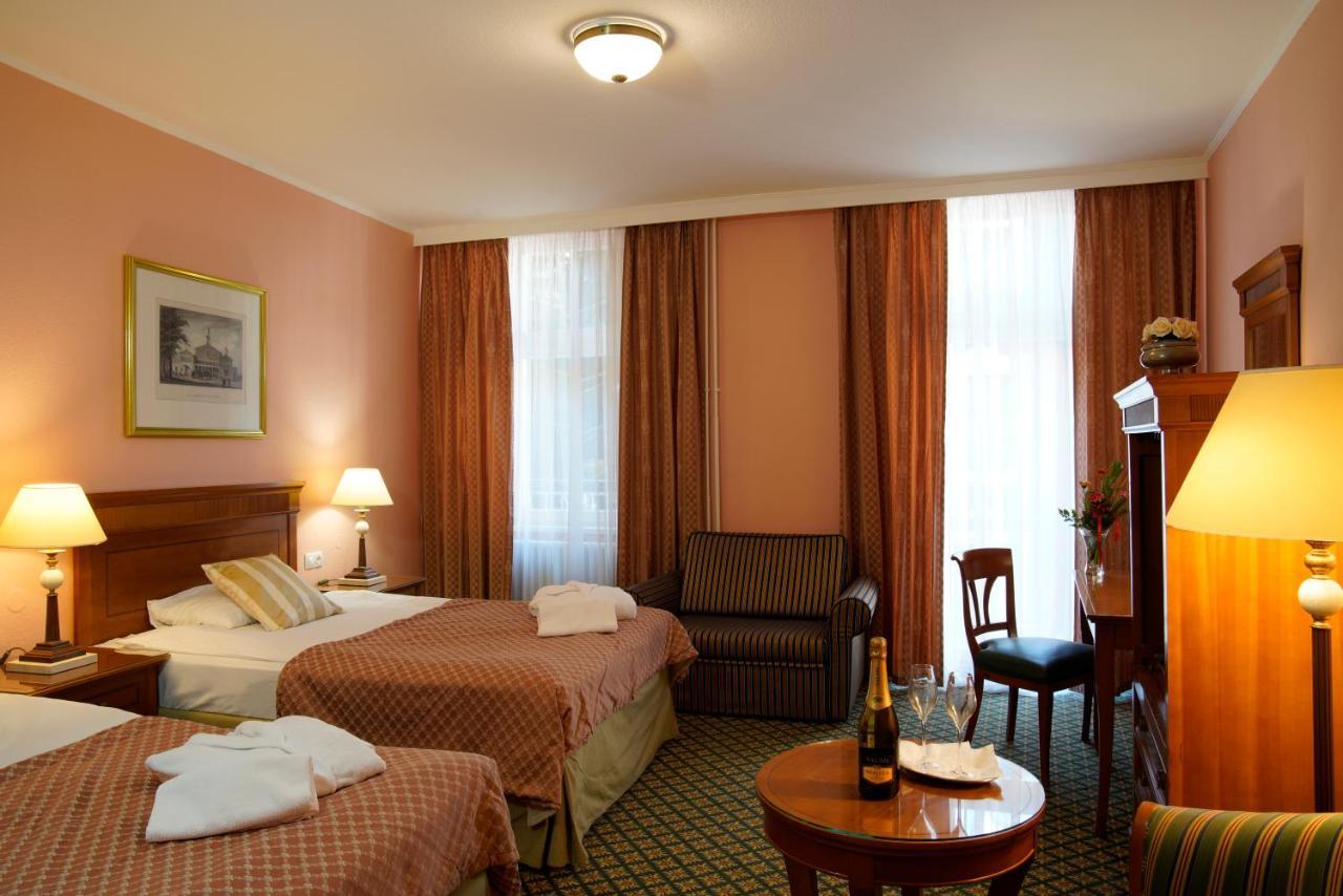 Hotel Villa Lauretta Karlovy Vary Exterior photo