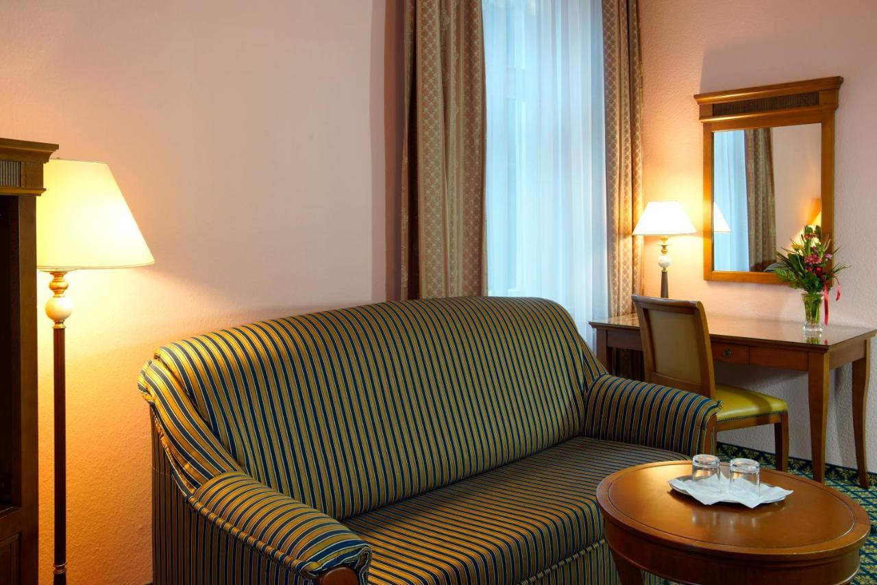 Hotel Villa Lauretta Karlovy Vary Exterior photo