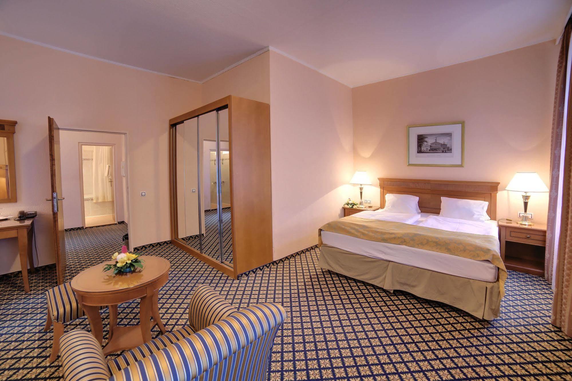 Hotel Villa Lauretta Karlovy Vary Exterior photo