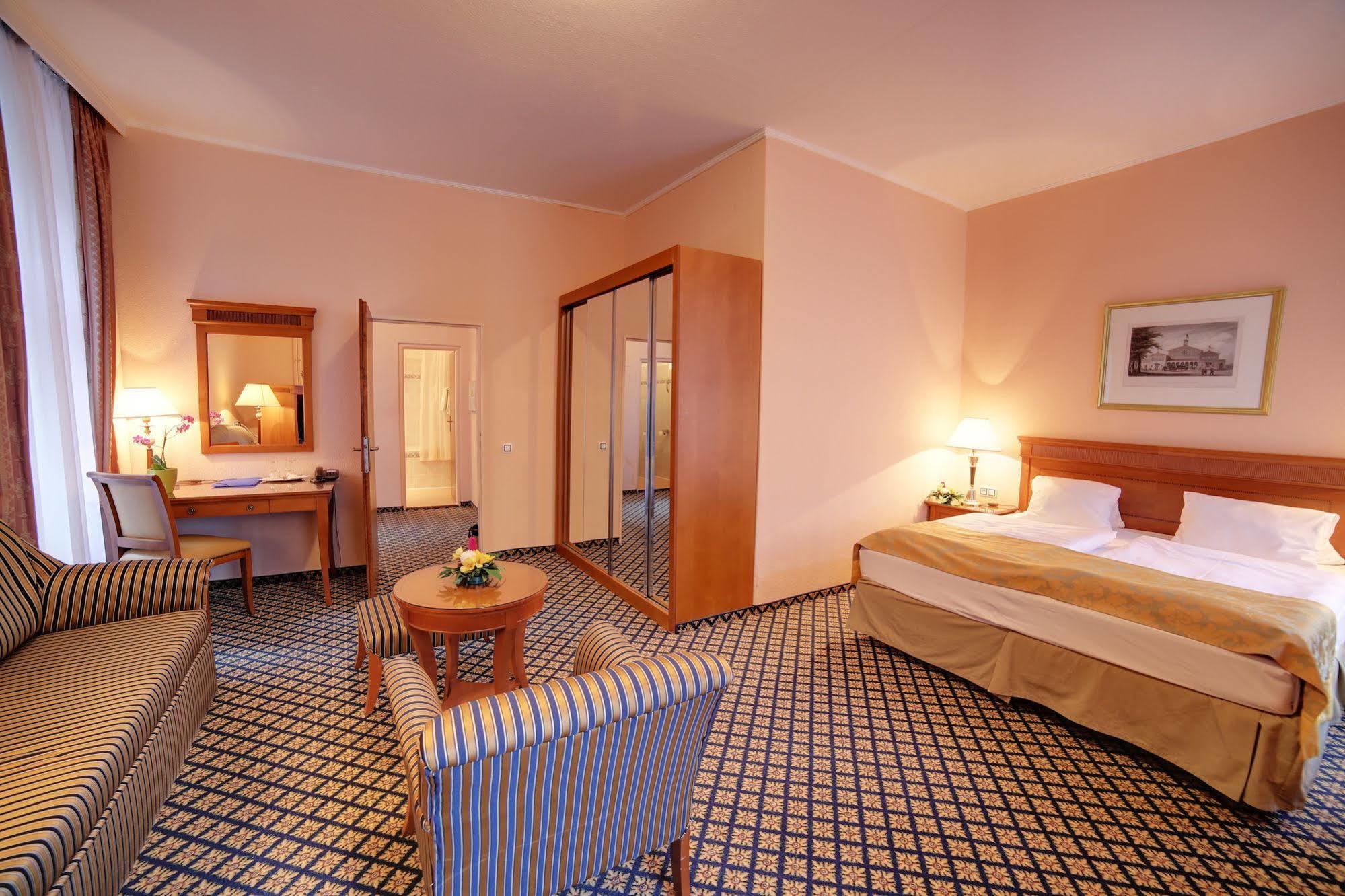Hotel Villa Lauretta Karlovy Vary Exterior photo