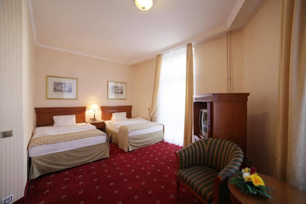 Hotel Villa Lauretta Karlovy Vary Exterior photo