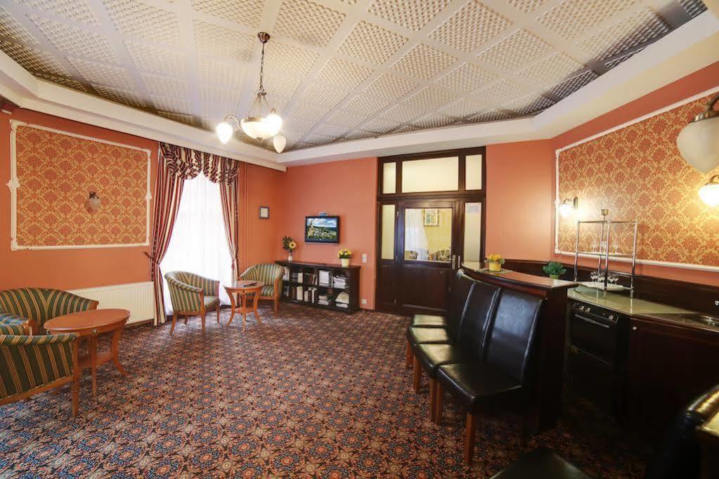 Hotel Villa Lauretta Karlovy Vary Exterior photo